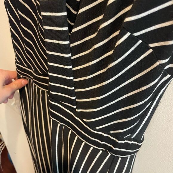 New York & Co. Striped Sleeveless Collared Jumpsuit Black White Small Chic Women - Picture 6 of 11